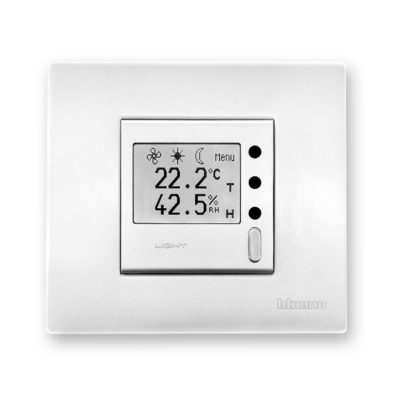 On wall controllers with graphic display - type HTM1U